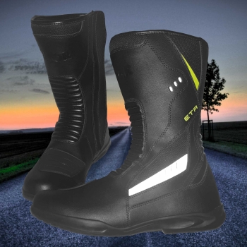 LEVIOR Touringstiefel sind die perfekte Wahl für anspruchsvolle Touren, Sie kombinieren Stil, Komfort und Sicherheit in einem speziell für Tourer. Mit hochwertigem Leder und verstärkten Bereichen bieten sie optimalen Schutz. Die Praktiker für längere Ausfahrten.